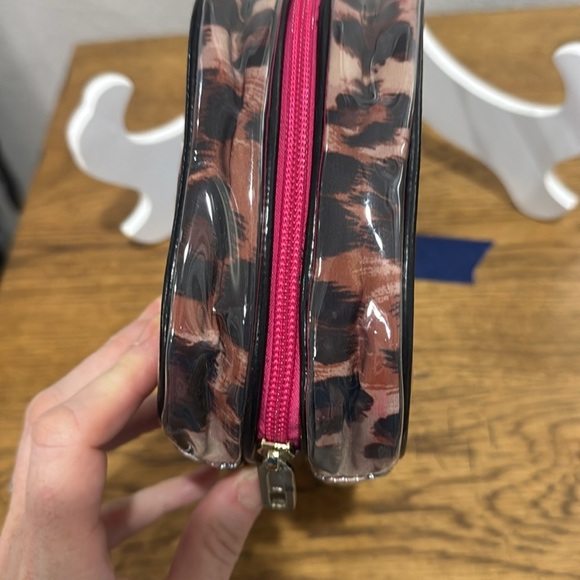 JUICY COUTURE animal Print Makeup Case/ Travel Bag / Toiletries - Picture 6 of 11